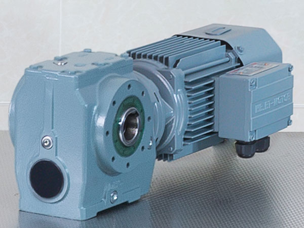Hva er forskjellen mellom Spur Gear og Helical Gear Reducer Motors?